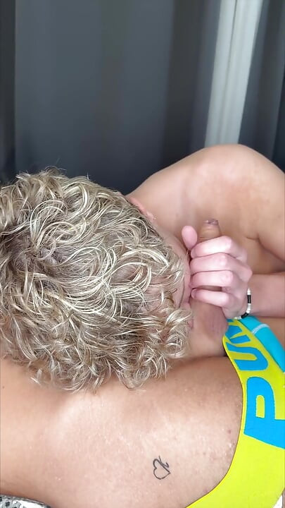 Twinks Kissing and Fucking
