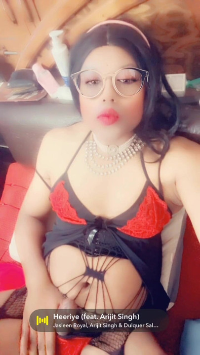sissy girl verronika69 playing with her dick