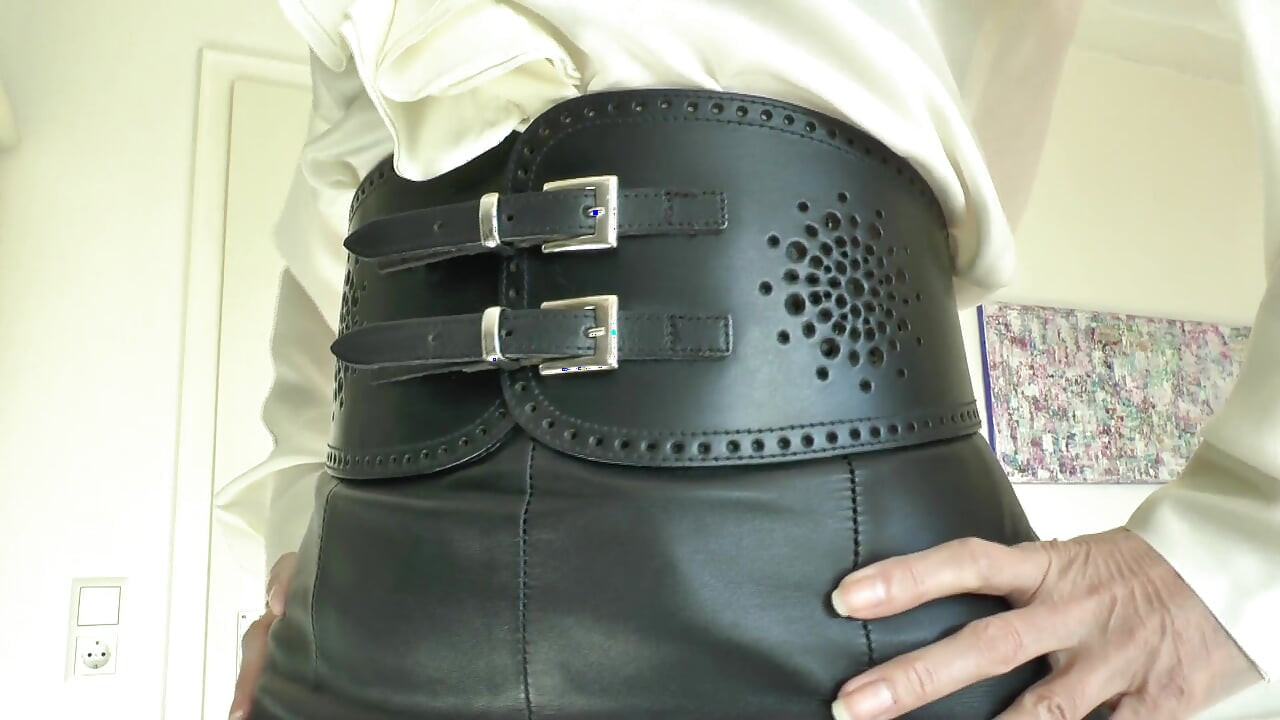 Wide Tight Belts Part 76 Lady Victoria Valente