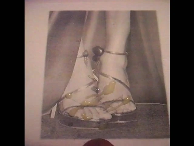 Taylor Swift Feet Cum Tribute
