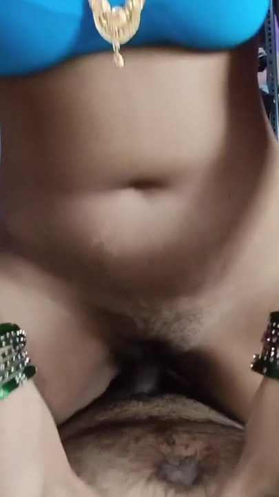 Trebuie să-vezi momentul de la "Foarte sexy fată căsătorită Newley prima luna de miere cu soțul său în camera lui."