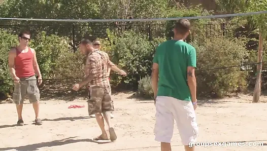 Badminsex - Групповые секс-игры