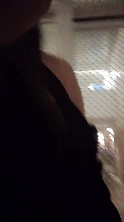 קראסדרסר הולך בכל הבניין ומגיע לבד.