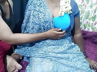 La donna indiana sposata visita il suo ex ragazzo a casa e fa sesso bollente – parte 1
