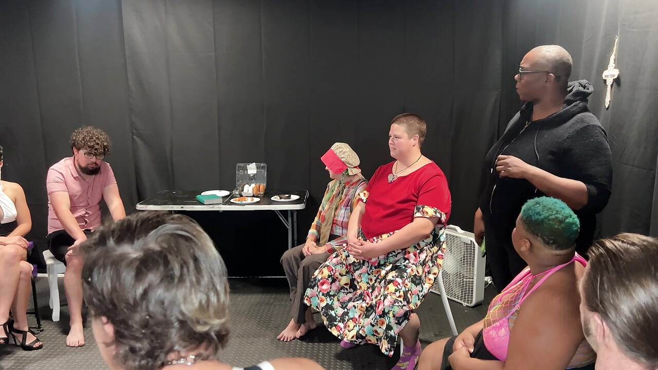 Sex Addicts Support Group se transformă într-o orgie - Cliff Media Productions
