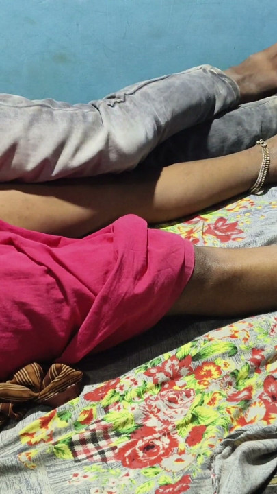 The husband opened his wife's saree and fucked her and enjoyed it completely | Clip 2