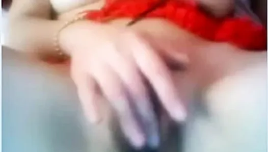 Menina chinesa tesuda se masturbando na webcam
