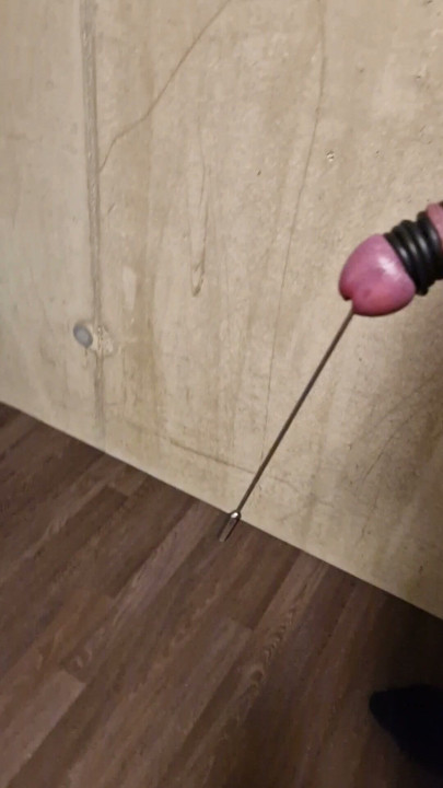 Peehole grip