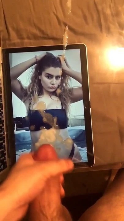 Hot cum tribute to Zoe by others 1