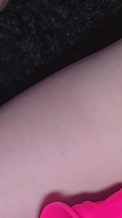 Jaw-dropping moment from "Milf squirts on his face while being machine fucked"