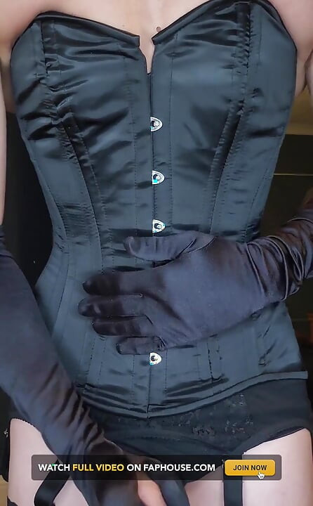 Admit It, You Love Fantasising About Me, You Wish You Were Kneeling Underneath Worshipping Viewing Mistress Dressed up