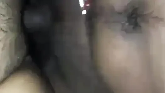 Sie squirtet beim harten sex