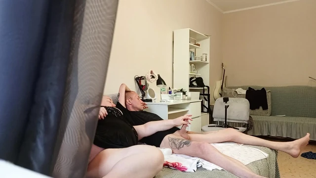 my girlfriend pleasures me by jerking off my dick before cumming