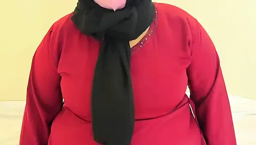 Meniduri ibu mertua muslim gemuk dengan burqa merah & jilbab (bagian-2)