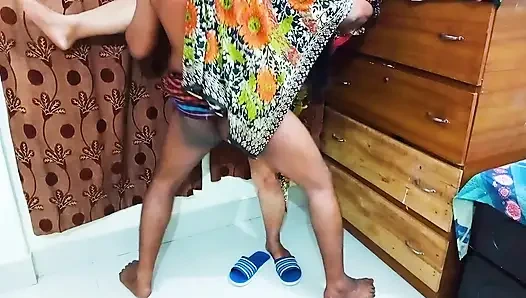 I fucked a Bangladeshi girl standing inside the house. Desi hot sex xvideo
