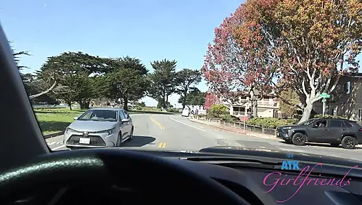 Anda melanjutkan perjalanan laut dengan Imani kemudian dia memberi Anda handjob, footjob, dan blowjob penuh, berakhir dengan Anda c