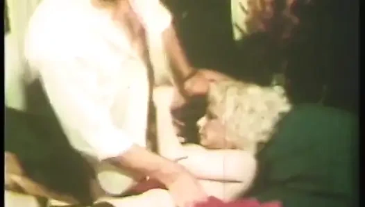 Vintage hairy pussy fucking big cock sucking threesome party