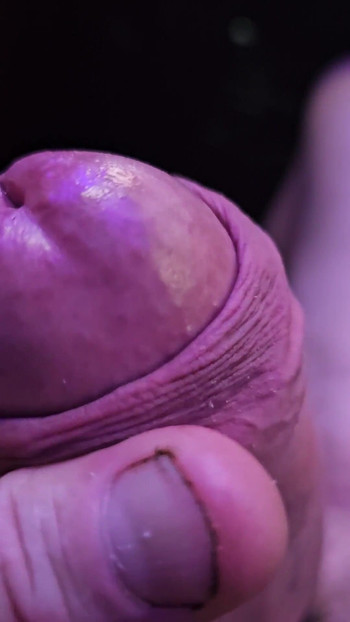 Mr मोटा लंड 01: 8 इंच के मोटे बिना कटे लंड पर दुहना मशीन । क्लिप 1