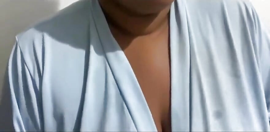 El tiburón préstamo vino a mi casa para cobrar una deuda, no tenía dinero así que terminé tomando mucho semen en mi boca y Eva