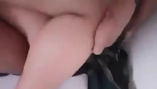 En iyi arkadaş oyunun tadını çıkarıyor