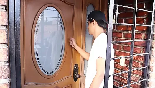 Meine Glühbirne ging auf, also rief ich meinen privaten Techniker an, um es zu reparieren. Lustige Geschichte.