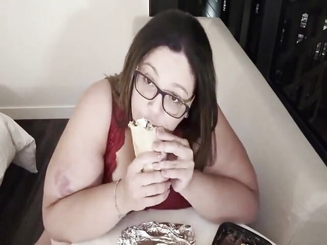 Plump Paradise: Super Burrito
