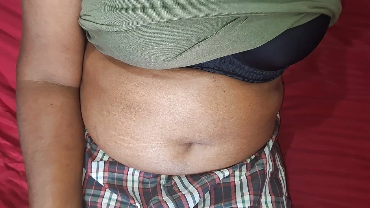 Desi Bhabhi home at alone super hot video