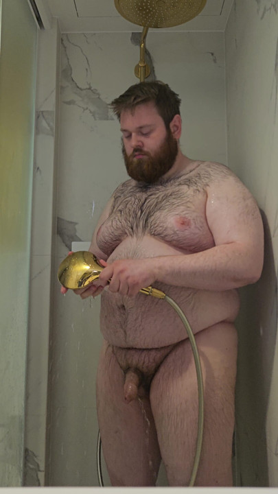 Chub showering in Poland | Clip 1