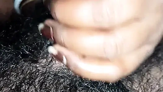 Bhabi India handjob dan muncrat di pantat