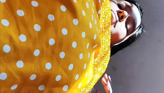 Desi bhabhi sex - Jija Apne pregnant sali ko Shahar ghuma raha hai isliye bhabhi ne aapne chut me jija ko dalne Diya.