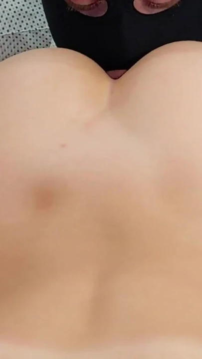 Moment émotionnel de « Mon patron lèche la chatte de la secrétaire femdom en POV »