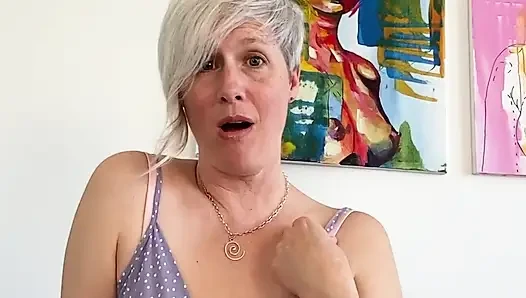 Tante seksi ini pengen kamu jadi cowok berondong - hitung mundur joi tante seksi alami