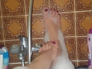 Red toes Teasing