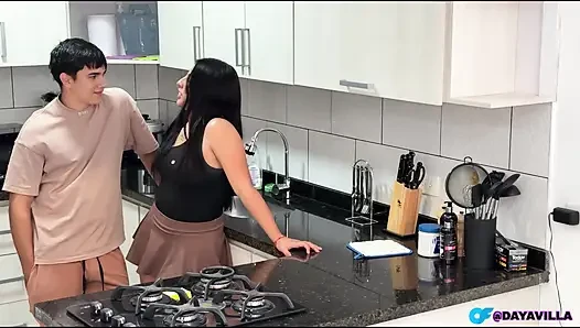 Amateur Hottest Colombian Has Sex In The Kitchen With Her Roomie