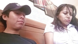 秘書は彼氏に不貞を犯したことに罪悪感を感じ、よく考えながらも私を犯し続けます