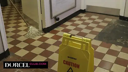 Mesai sonrası ilişkisi