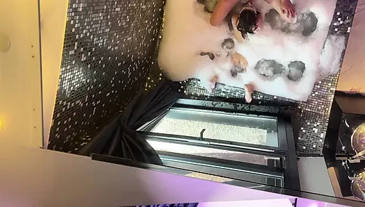 Whirlpool-fick-fantasie - süßes teen 18+ amateur im whirlpool - teil 2