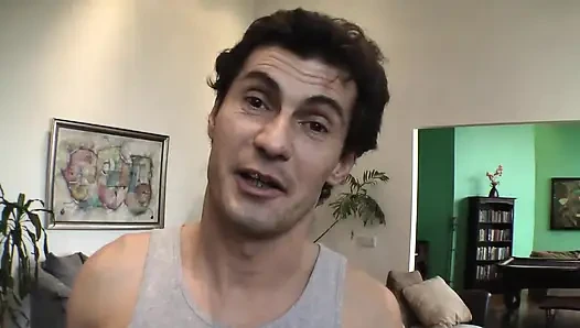 Сладкую азиатскую девушку выебали два голодных члена