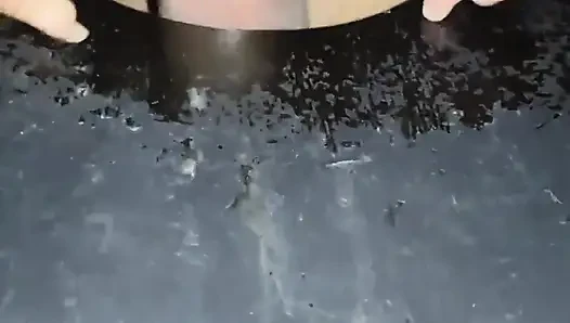 Aku dientot habis-habisan di gloryhole sambil direkam suami