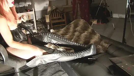 Schnüre meine neuen leder-halterlosen stiefel - HD!