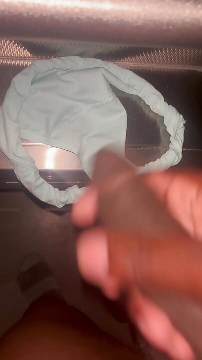 POV: JERKING OFF TO YOUNG PANTIES IN BATHROOM