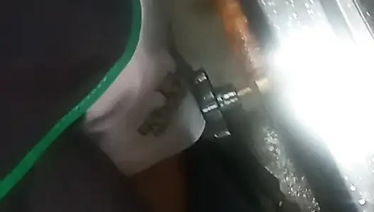 Bulaşık makinesi şefin yarağını emiyor
