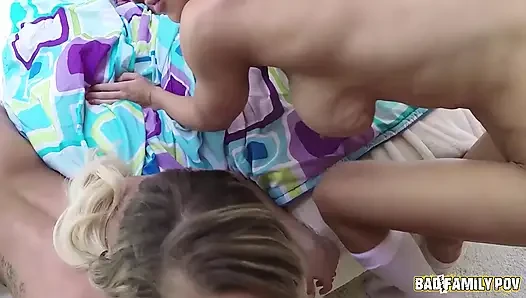BadFamilyPOV - Alita Lee versucht ihren stiefvater mit ihrem sexy körper