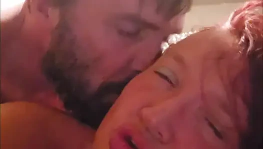 Сексуальная жена хотела, чтобы я наполнил ее перед сном