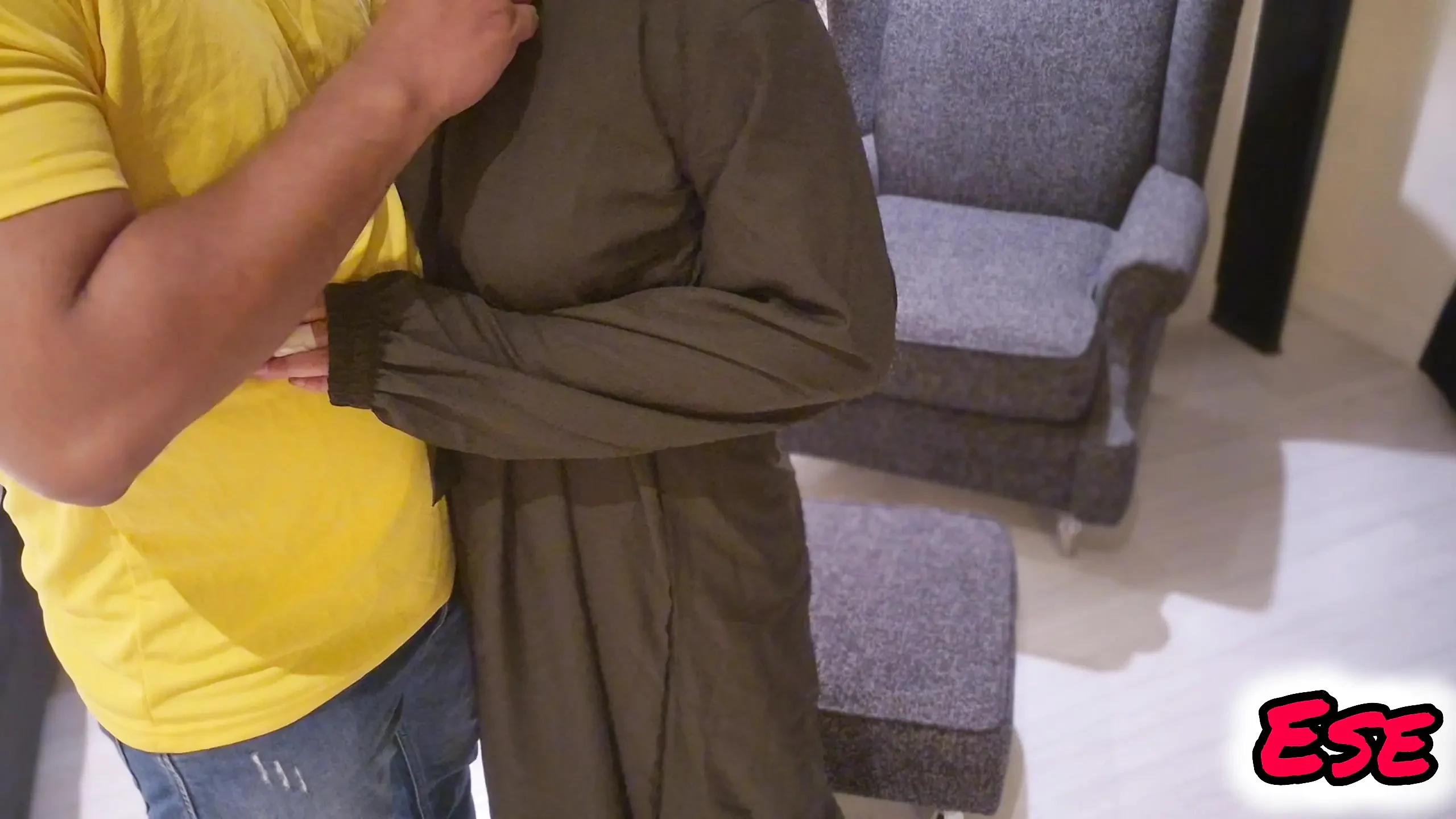 Muslimsk flickvän blev knullad med sin pojkvän i sitt hem