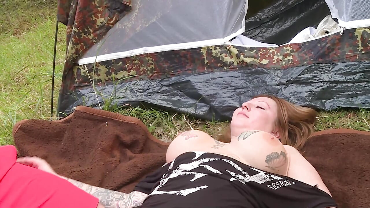 Hot and pretty brunette does boobjob and fucks outdoor