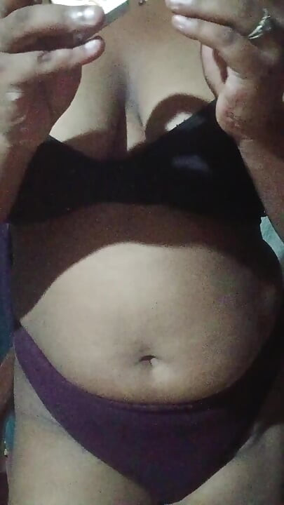 Priya vabhi ki desi nude desi Village vabhi