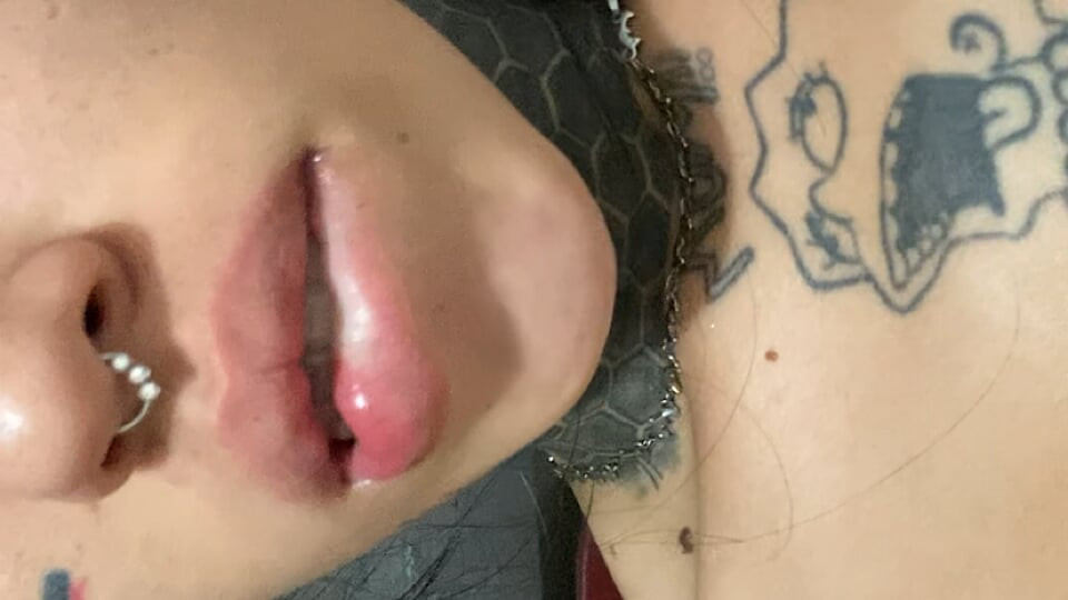 Skinny masturbating