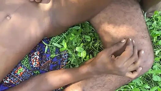 Ormanda açık havada seks