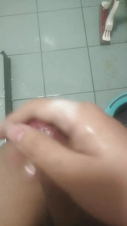 High school little slutty bitch in the bathroom oils up and takes off